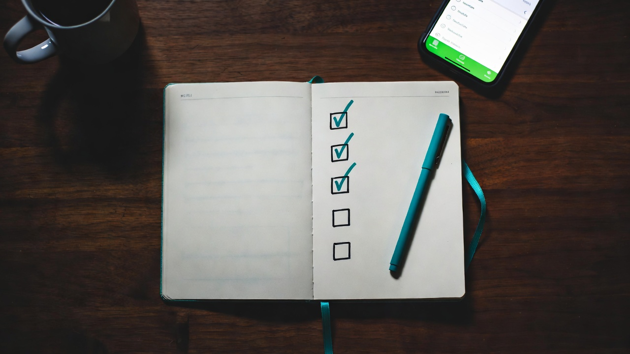 רשימת סימונים ברשימה להצגת אילו חיובים יבוצעו